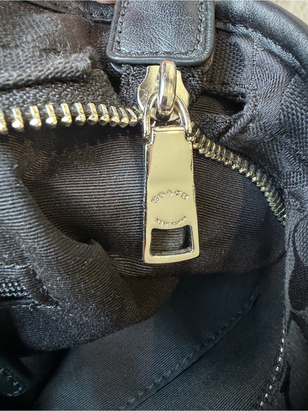 Coach- Y2K Black Signature ZipTote with Leather Trim - Picture 10 of 12